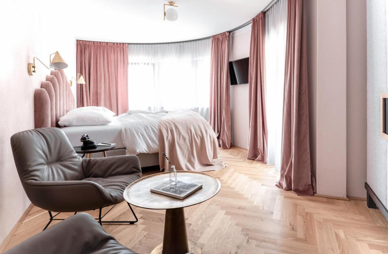 ホテル Alpine Hideaway Zillertalerhof マイヤーホーフェン エクステリア 写真