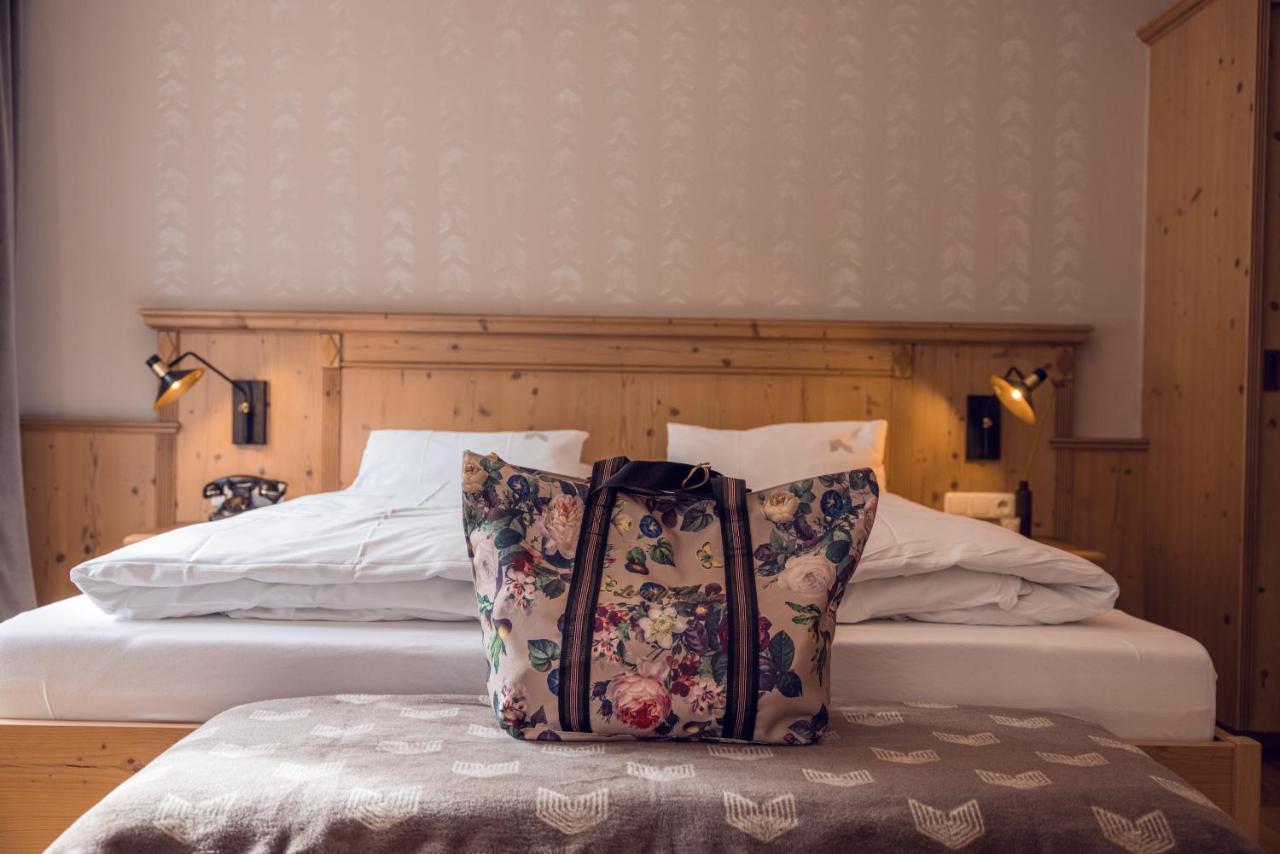 ホテル Alpine Hideaway Zillertalerhof マイヤーホーフェン エクステリア 写真