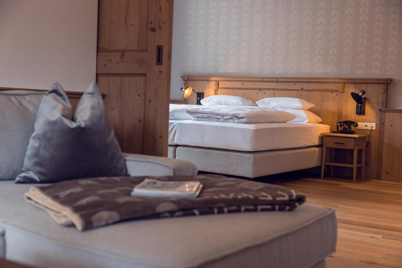 ホテル Alpine Hideaway Zillertalerhof マイヤーホーフェン エクステリア 写真